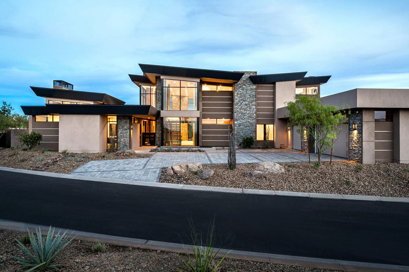 Sedona-area luxury home with scenic setting